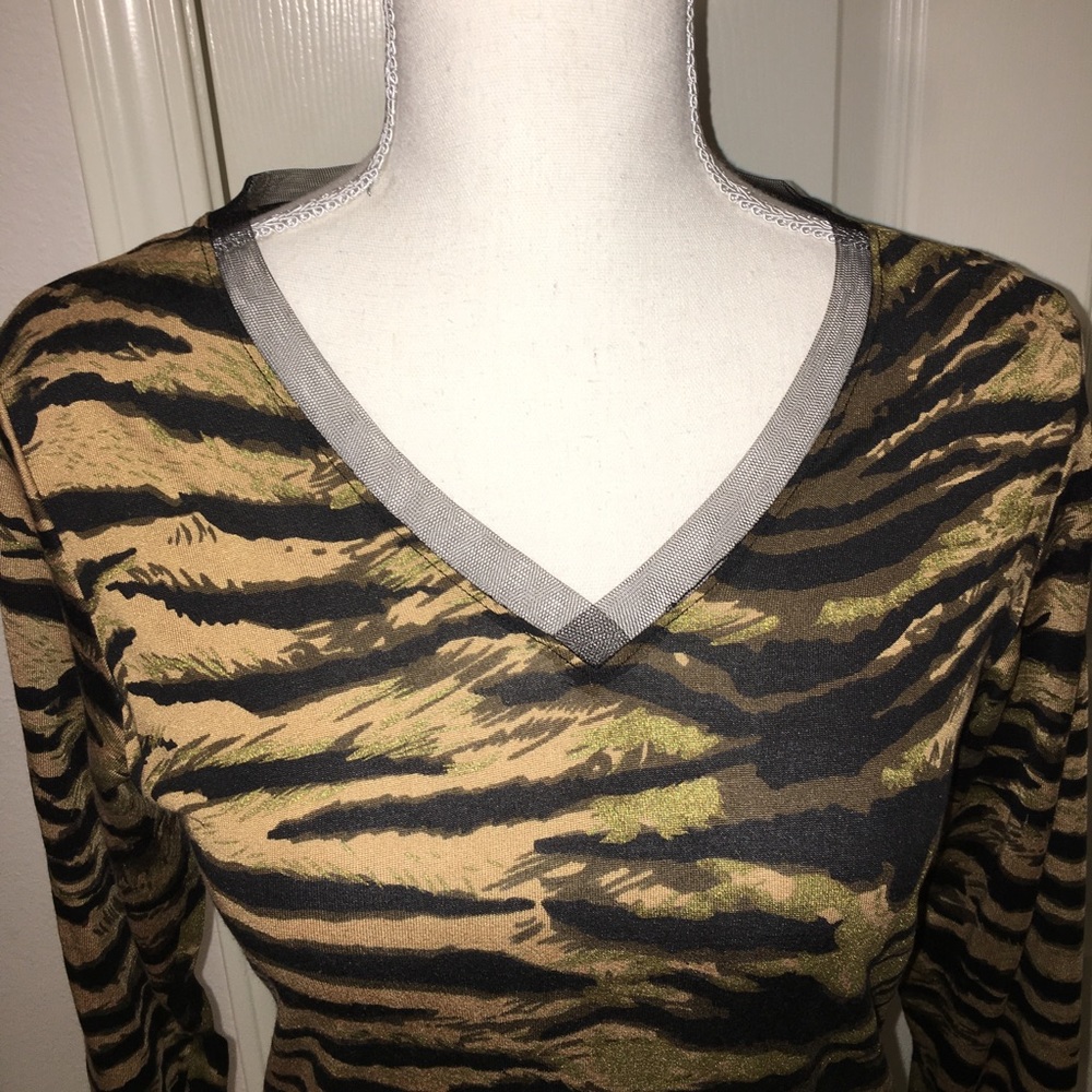 Lynn Ritchie Tiger Print Top - Picture 2 of 6